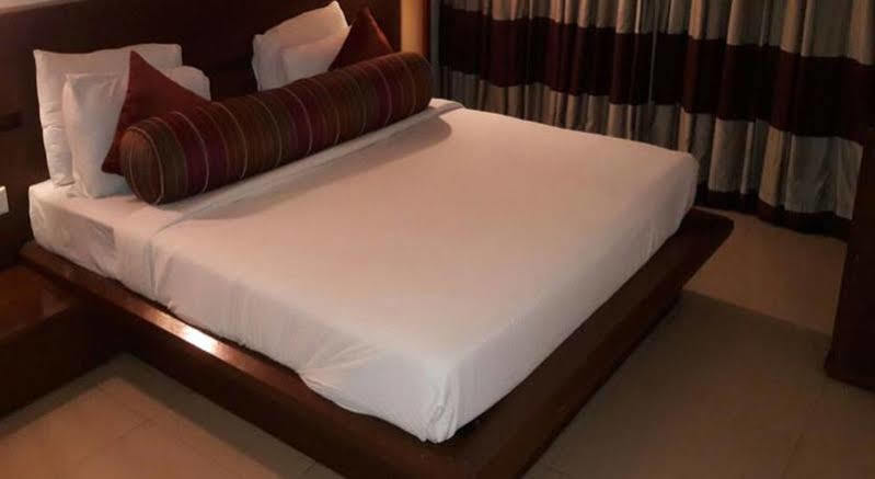 Hotel Sadanand Regency Pimpri-Chinchwad Exterior foto